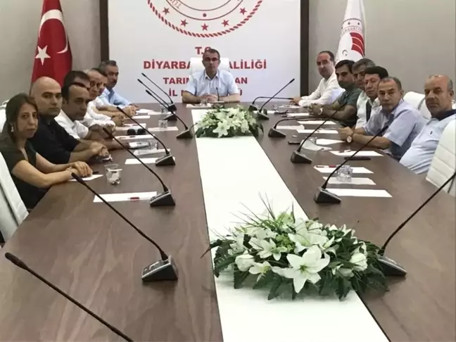 Diyarbakır'da anız yangınlarını önleme toplantısı yapıldı