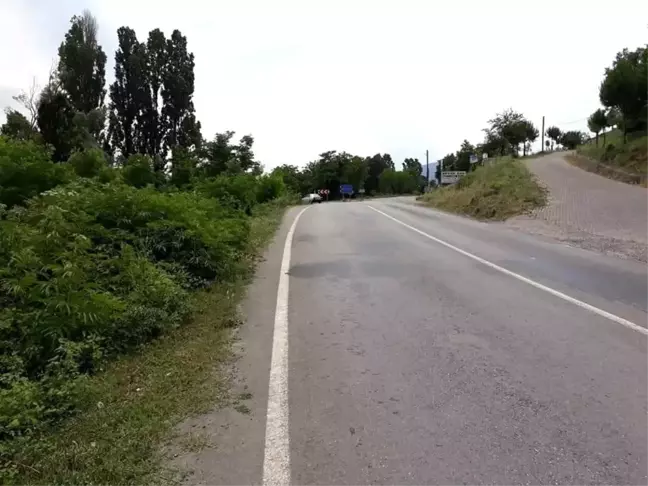 Ard arda yaşanan kazalar köylüyü çileden çıkardı