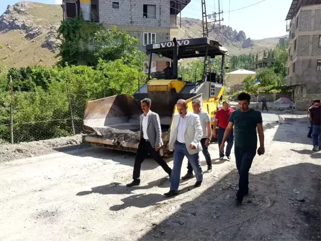 Hakkari Belediyesinden yol yapım çalışması