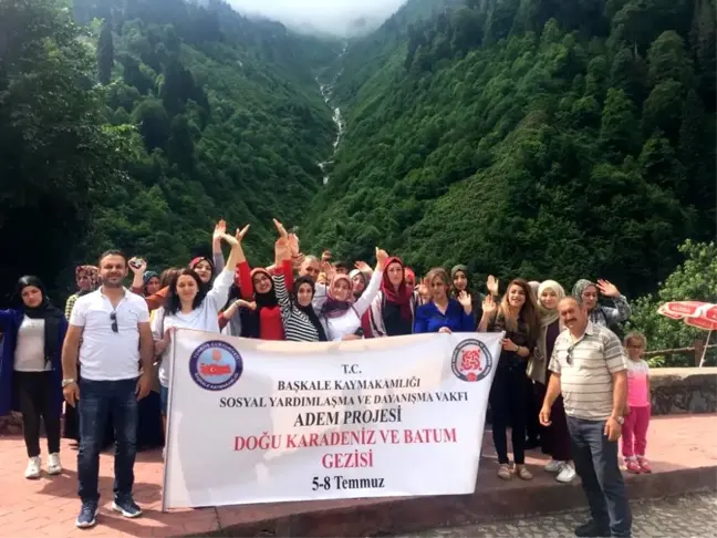 Başkaleli kadınlar Karadeniz ve Batum'u gezdi
