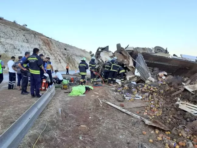 Devrilen Tır'da ölen 3 kişinin cenazesi memleketleri Iğdır'a gönderildi