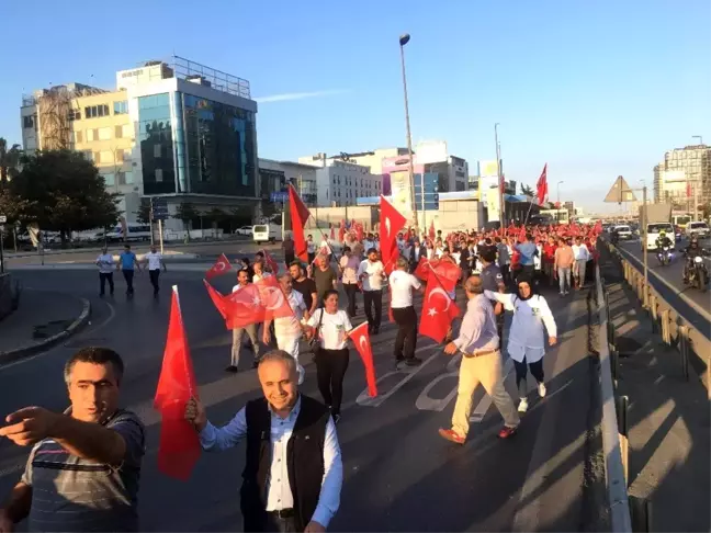 Vatandaşlar Atatürk Havalimanı'na akın etti