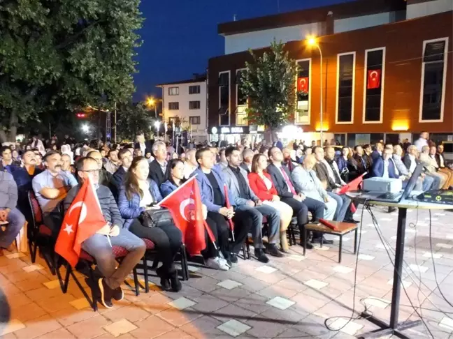 Pazaryeri ilçesi 15 Temmuz'da birlik beraberlik mesajı verdi.
