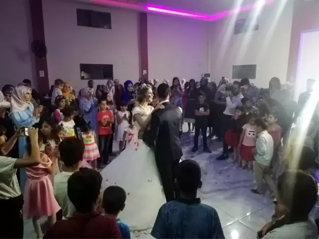 Antalyalı astsubay, Sasonlu aşiret kızıyla Kürtçe halaylar eşliğinde evlendi