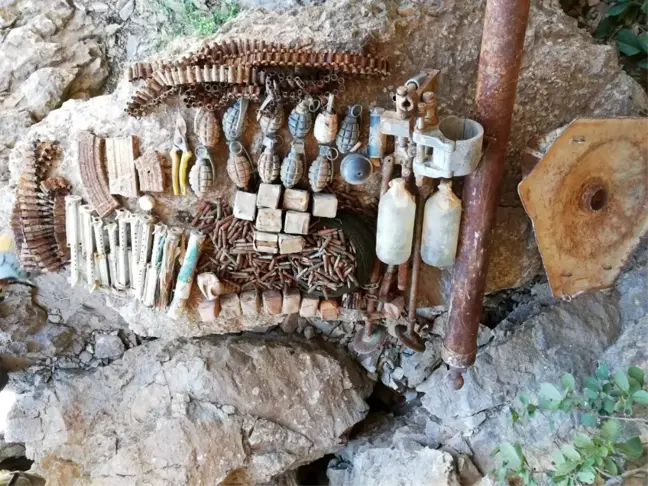 Uludere'de iki mağarada çok sayıda mühimmat ele geçirildi