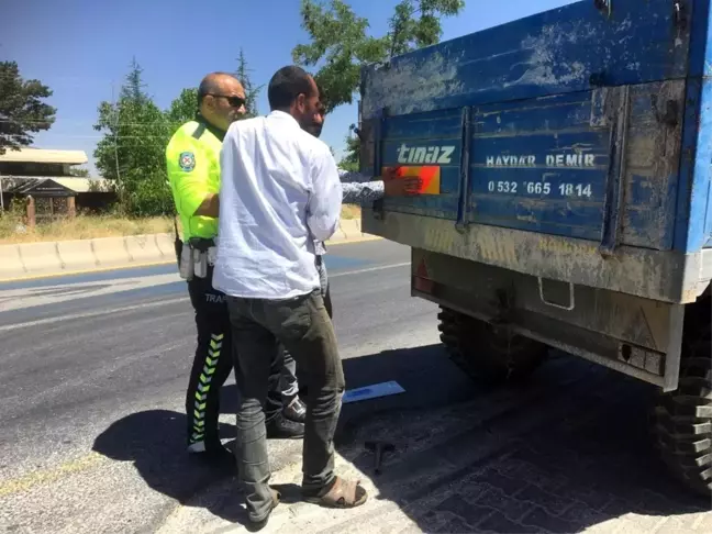 Trafik polislerinden 'reflektör' uygulaması