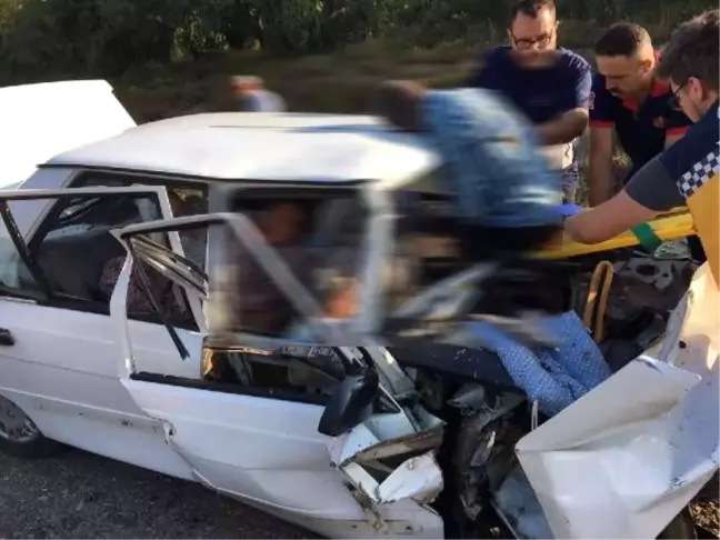 Çanakkale'de iki otomobil çarpıştı: 2 ölü, 2 yaralı
