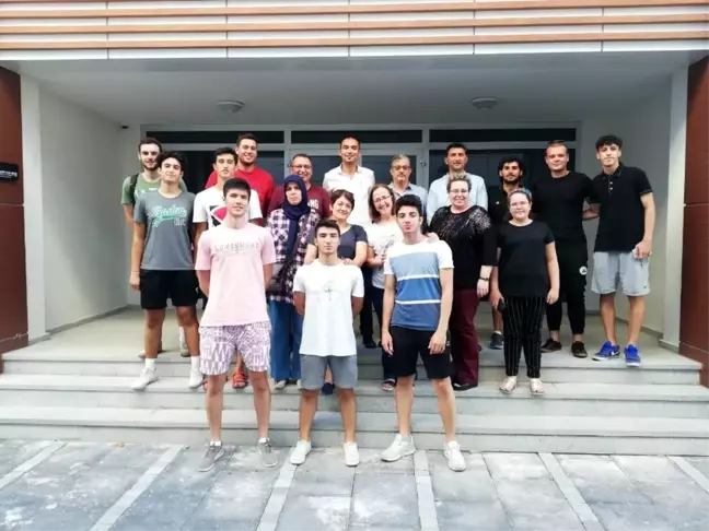Manisa'da basketbol altyapı sporcuları ve aileleriyle istişare toplantısı