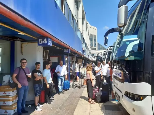 15 Temmuz Demokrasi Otogarı'nda arefe günü yaşanan yoğunluk havadan görüntülendi
