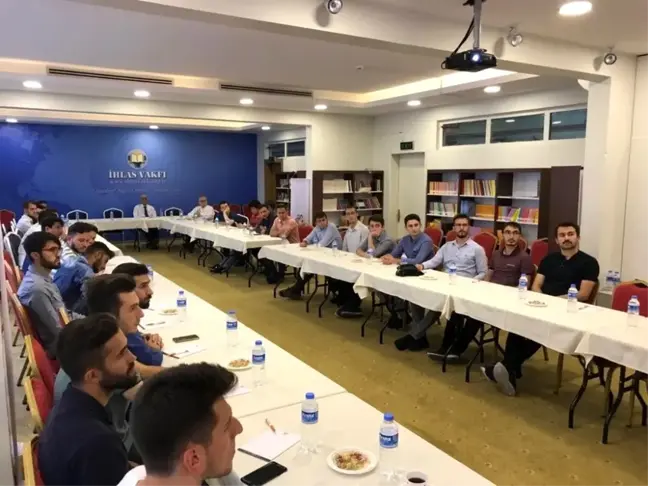 İhlas Vakfı'ndan iş hayatına atılacak gençlere tecrübe desteği