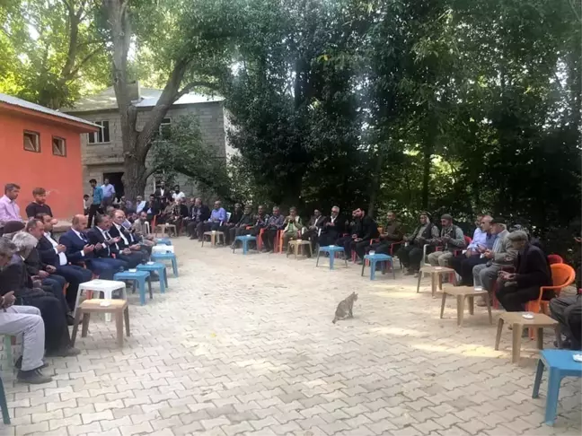 Bahçesaray Kaymakamı Öztabak'tan taziye ziyareti
