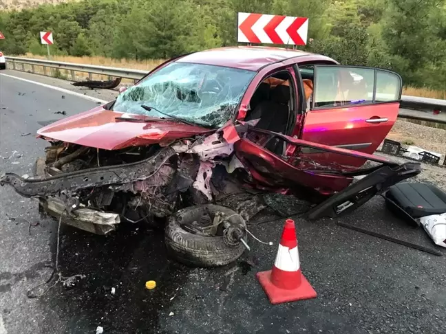 Burdur'da iki otomobil çarpıştı: 1 ölü, 5 yaralı