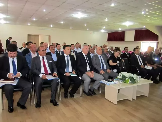 Vali Yardımcısı Celalettin Cantürk, Kale'de muhtarlarla buluştu