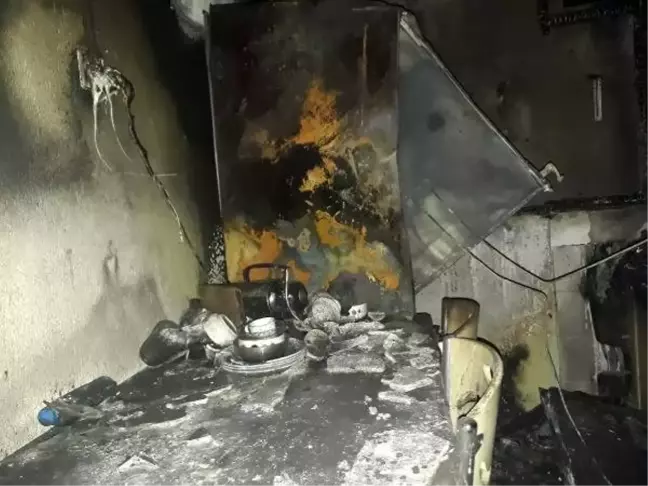 Buzdolabı patlayan ev harabeye döndü