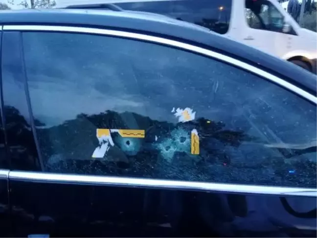 Bakırköy'de lüks otomobile silahlı saldırı: sürücü yaralı