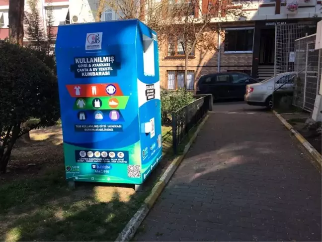 Bayrampaşa'da 'kıyafet kumbarasına' büyük ilgi