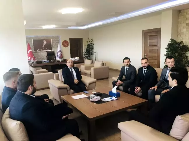 Ülkü Ocaklarından Rektör Murat'a ziyaret