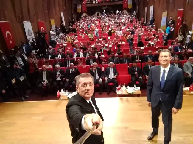 Milli Eğitim Bakanı Ziya Selçuk,