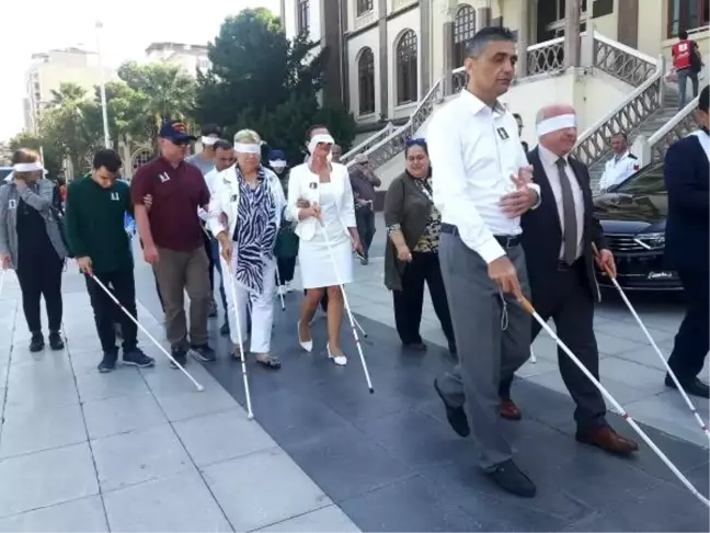 Manisa'da 'Beyaz Baston' farkındalığı için yürüyüş