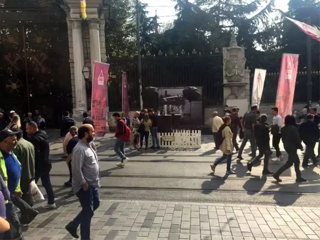İstiklal Caddesi'nde Ara Güler etkinliği