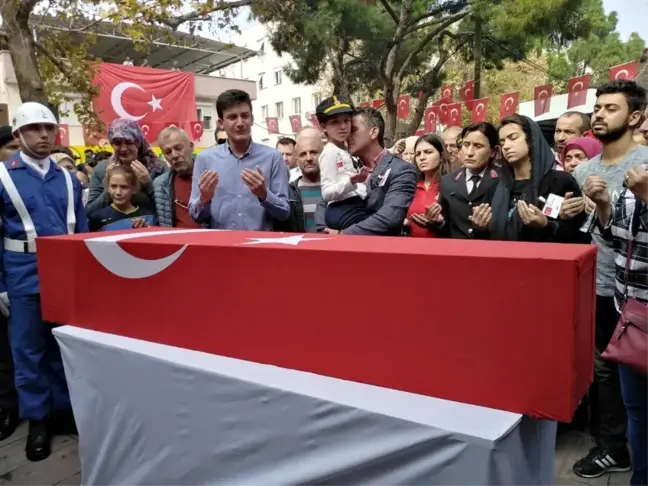 İzmir şehidini uğurladı