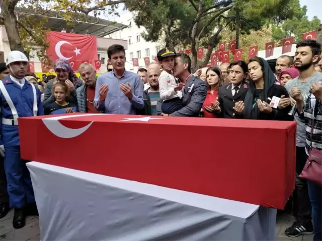 İzmir şehidini uğurladı