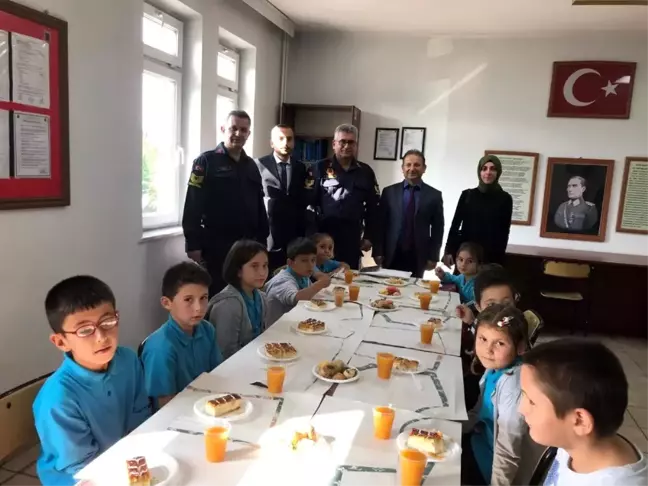 Nebioğlu İlkokulundan Mehmetçiğe mektup