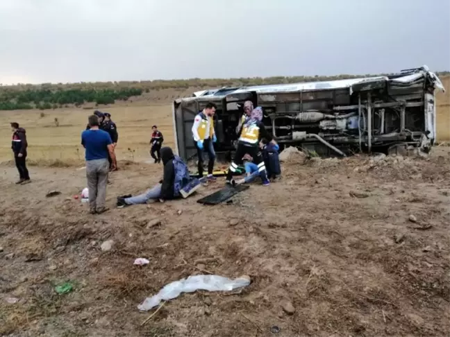 Yozgat'ta öğrencileri taşıyan otobüs devrildi: 26 yaralı