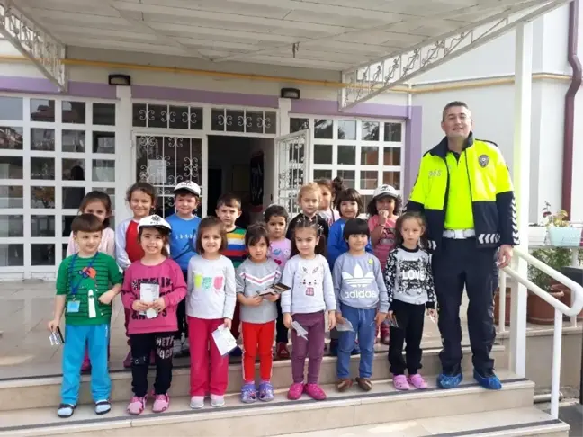 Osmaneli'de anaokulu öğrencilerine Trafik Kuralları semineri verildi