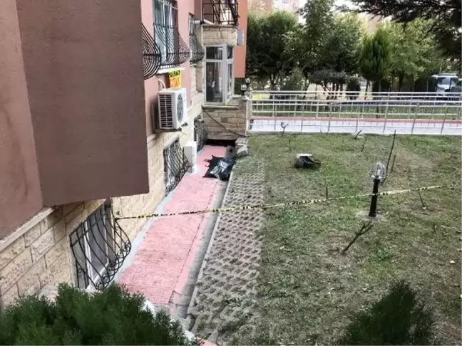 Beylikdüzü'nde 13. kattan intihar