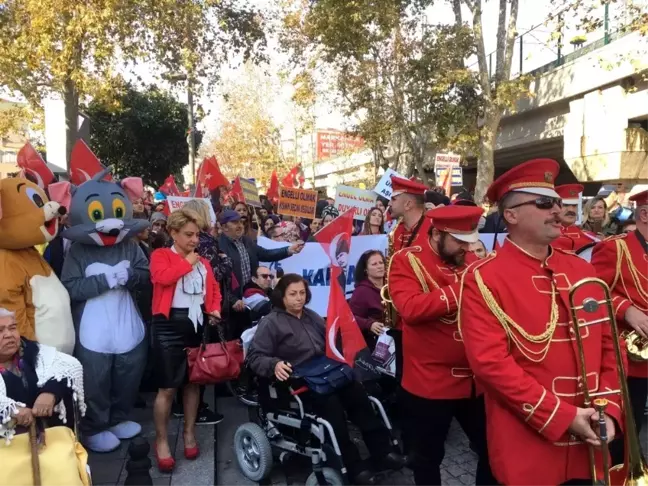 İşitme Engelliler Orkestrası çaldı, Onur Akın söyledi