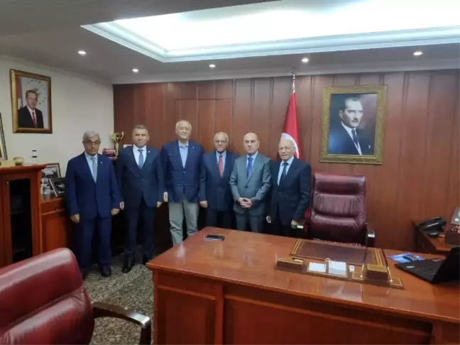 Çorumlular Bergama Kaymakamı Kaşıkçı'yı ziyaret etti