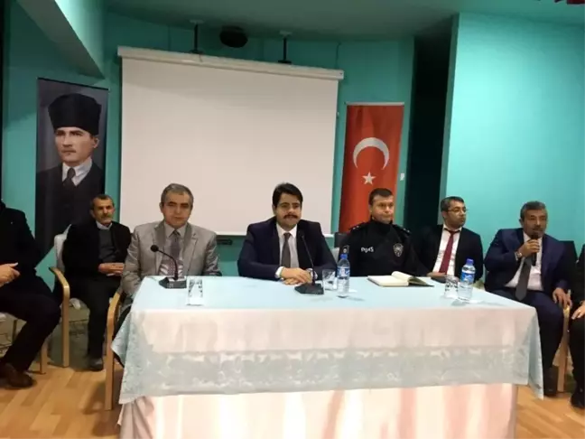 Hekimhan'da muhtarlar toplantısı yapıldı