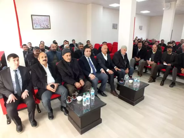 Malazgirt'te çiftçileri bilgilendirme toplantısı