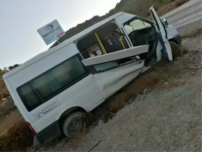 İşçi servisi, istinat duvarına çarptı: 10 yaralı