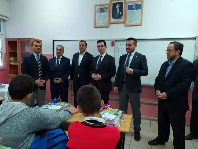 Kestel Belediyesi'nden liseye hazırlanan öğrencilere kitap desteği