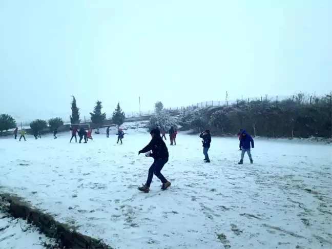 Kula'ya mevsimin ilk karı düştü