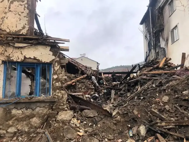 Simav'da ev ve samanlık yangını
