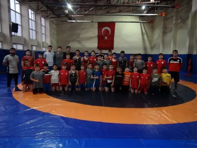 Geleceğin güreşçileri Yozgat'ta yetişiyor