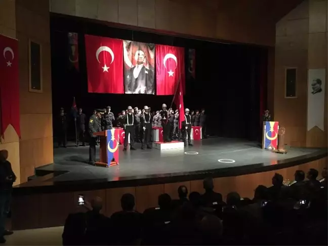 Eğitimlerini tamamlayan 1999/4-3 dönem devre kaybı erler and içti