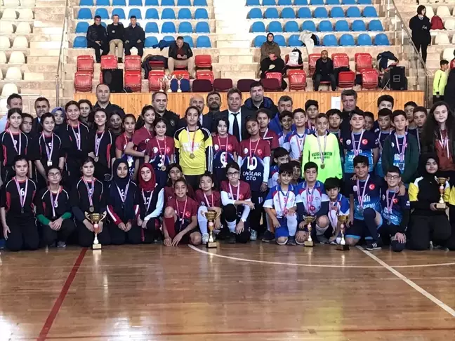 Kumluca'da düzenlenen futsal şampiyonası sona erdi