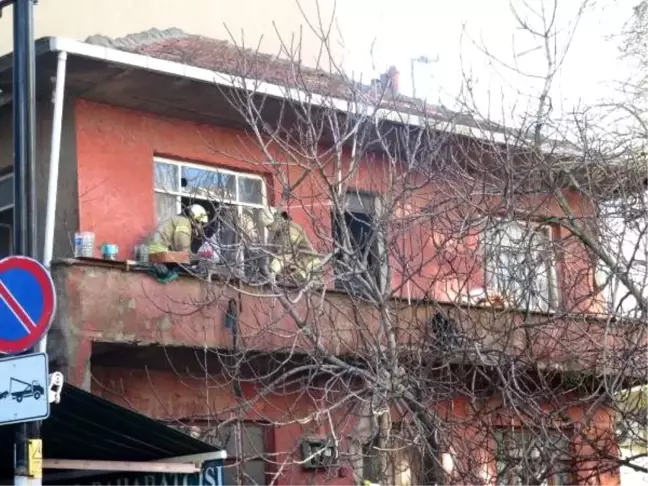 Ümraniye'deki yangında yaşlı kadının evden çıkmama inadı