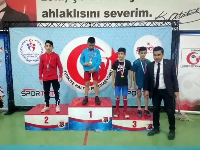 Uşaklı öğrenci 'Halter Şampiyonası'nda' Türkiye 2. oldu