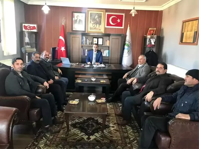 Başkan Toptaş, muhtarlarla sokak hayvanlarını konuştu