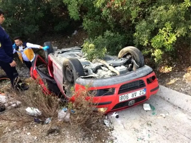 Takla atan otomobilin sürücüsü öldü, 3 kişi yaralandı