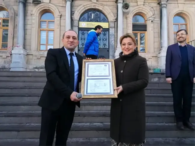 Milletvekili Ceyda Çetin Erenler'e diploma sürprizi