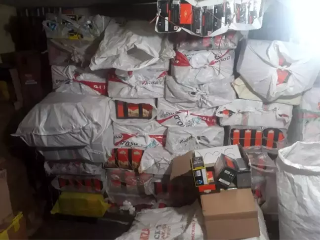 Van'da kaçak ilaç ve çay ele geçirildi