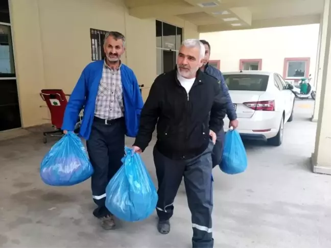 Çöp toplayan 3 işçi zehirlenme şüphesiyle hastaneye kaldırıldı