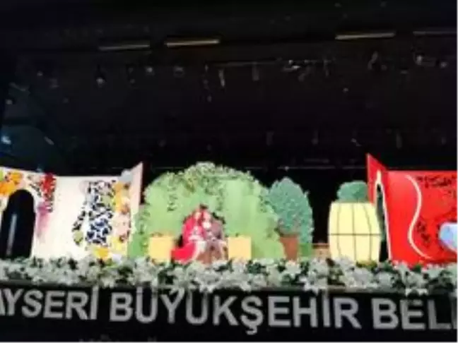 Büyükşehir'in tiyatrosuna 3 bin ziyaretçi