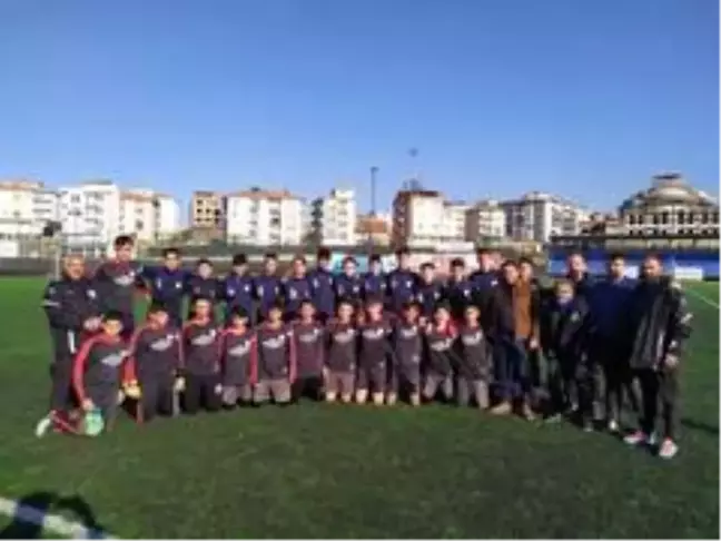 Yeşilyurt Belediyespor'un gençleri şampiyonaya hazırlanıyor